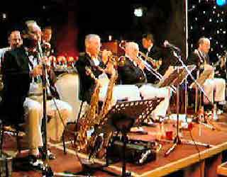 Keith Nichols Collegians Bude Jazz Festival 2007  -  click on picture to activate